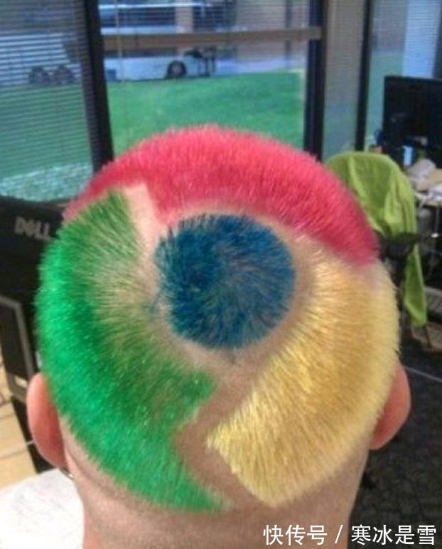 |搞笑图片幽默段子:妹子,你这是在练臂力么,还挺像那么回事的