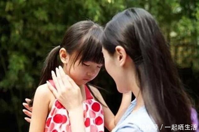 图图|孩子撒泼坐地上大哭不起,姥姥的一句话,就将其治得服服帖帖!