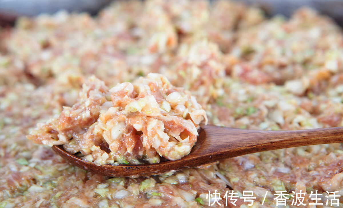 味道|拌饺子馅,加生油还是熟油?教你正确做法,别加错了,味道差很多
