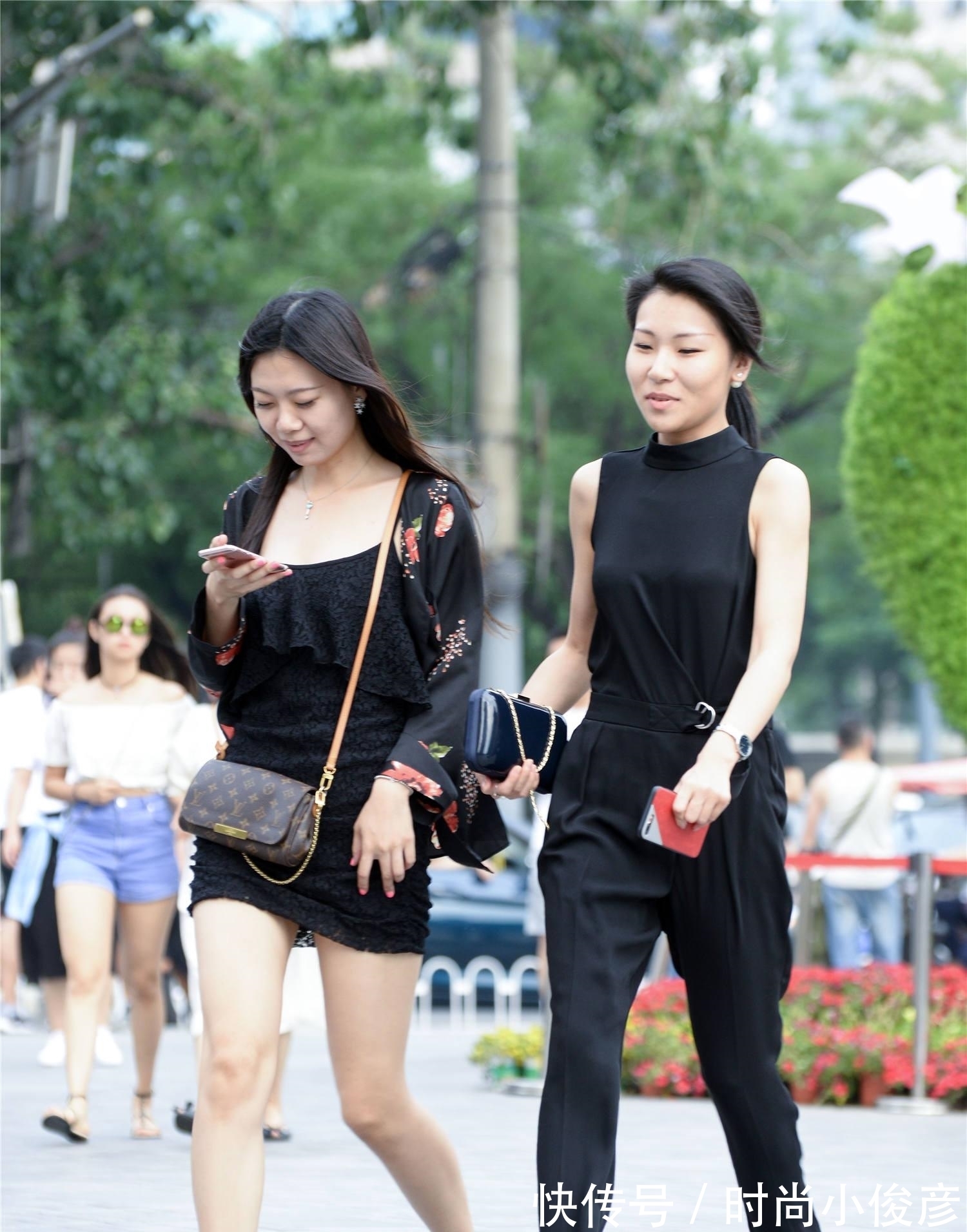 连衣裙 连衣裤和连衣裙的搭配,是选择粗跟鞋还是选择细跟鞋,你怎么看?