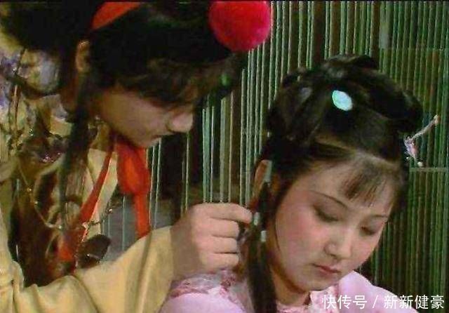 王夫人&黛玉临终前的话，指出贾政给宝玉相中的，既非袭人，也非晴雯