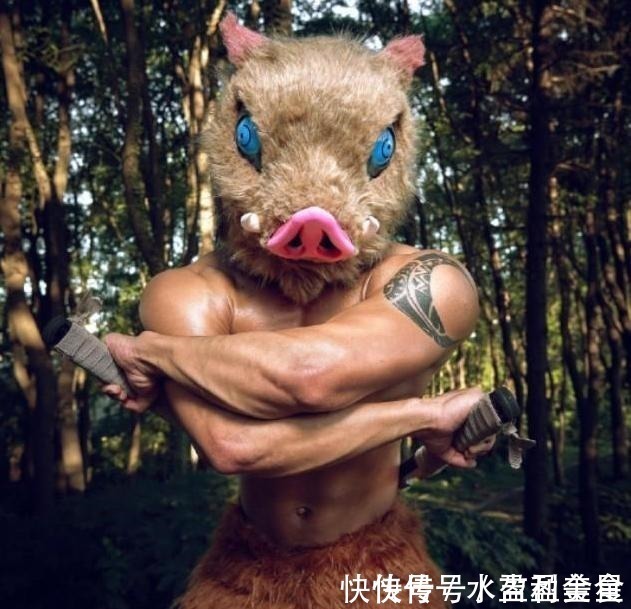样貌|鬼灭之刃95后肌肉小哥cos伊之助意外走红,网友这身材绝了