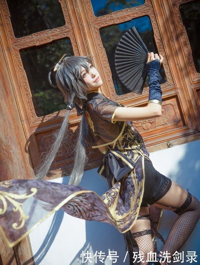 乐正绫|洛天依金丝雀的cos,惊艳旗袍+逆天长腿,锦衣卫速速前来护驾