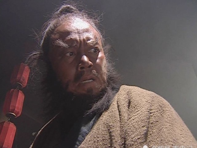 凶悍的李逵,为何偏不敢惹武松?你看他在梁山发现了什么