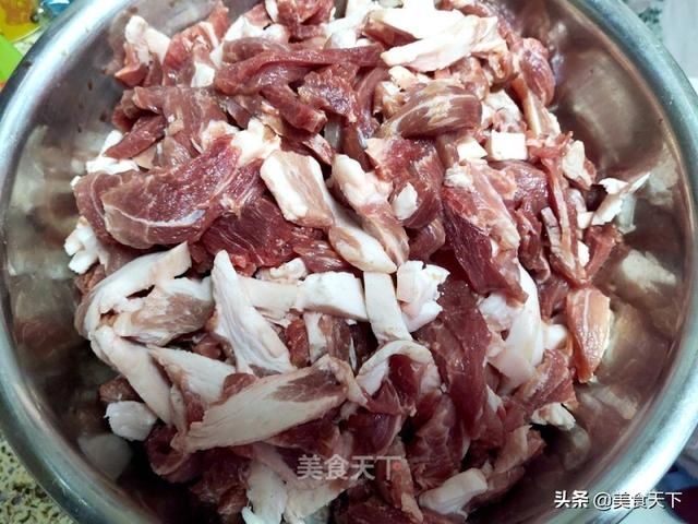 电饭煲焖饭必须有姓名！饭菜一锅出，做法又简单，太香了