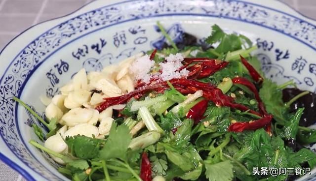 高龄奶奶最爱吃的一道菜,开胃又下饭,比肉还香,越吃越健康