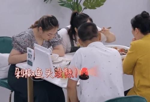 大廚|《中餐廳》第八期：張亮林大廚的回歸，扯下了節目的“遮羞布”