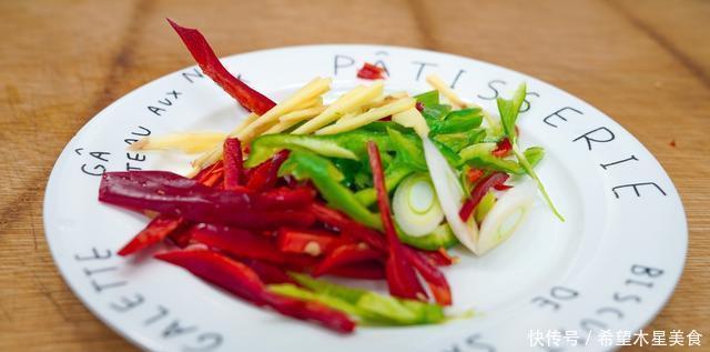 水果萝卜|萝卜这样做,我家三天两头做着吃,好吃下饭,一顿一大盘不够吃