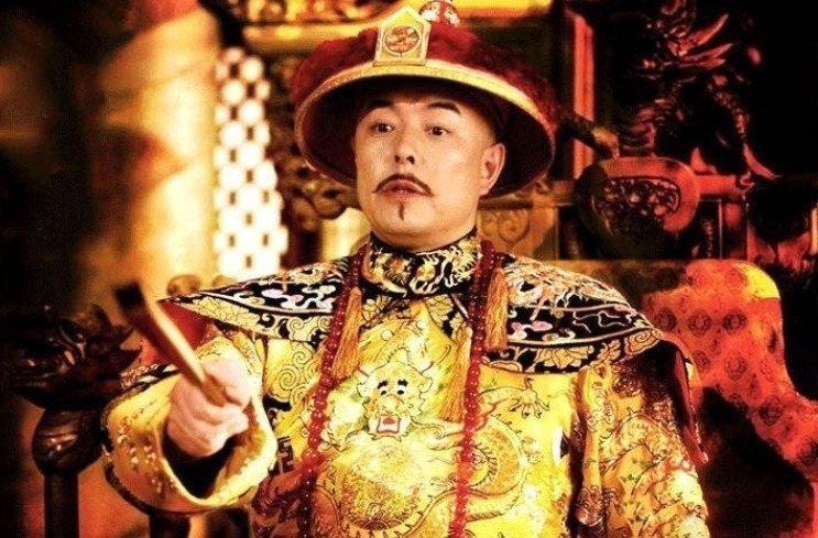 乾隆|纪晓岚写了一副春联,主人吓出一身冷汗,乾隆立刻召他进宫解释