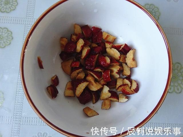 早餐|早餐最爱这一口，10分钟就上桌的滋补清粥，不放糖也清甜