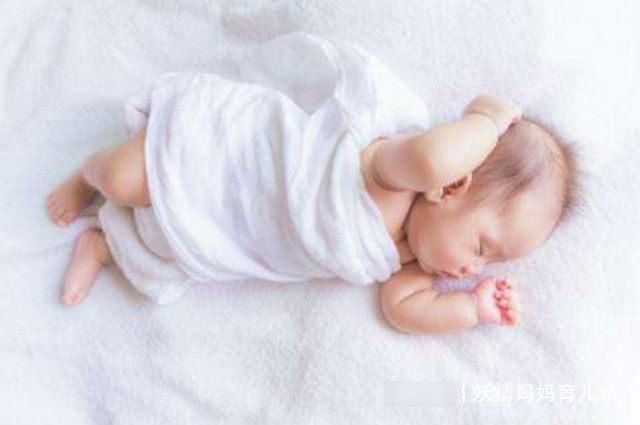 动作|如果宝宝睡姿也分级?这些“高难度”动作,体操冠军也做不到