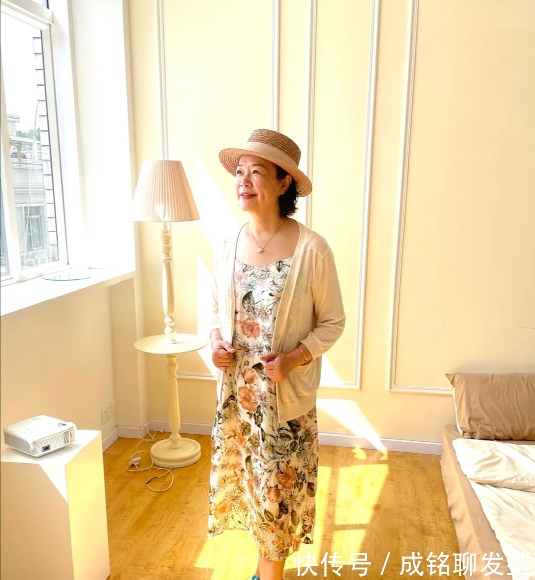 衬衫|时尚与年纪无关,这位60岁的奶奶穿搭真实不装嫩,从容老去更优雅