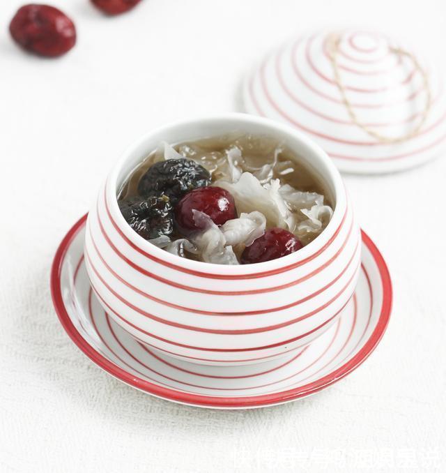 哈德|女人再忙也要爱自己,这3种食材,隔三岔五地吃,滋润肌肤气色好