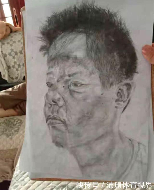 起跑线|儿子画爸爸得二等奖,爸爸看后气得要死,妈妈:画的挺像