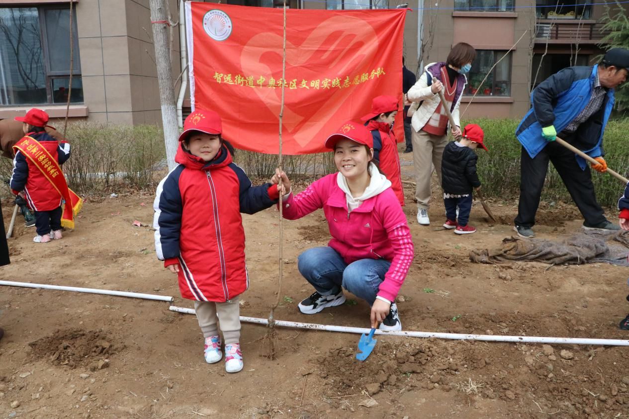 护绿“我”先行 历下区第二实验幼教集团开展植树节活动