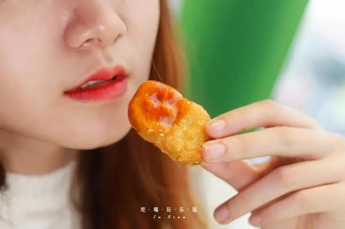  肯德基|肯德基变绿了！！！新品没有肉？？？