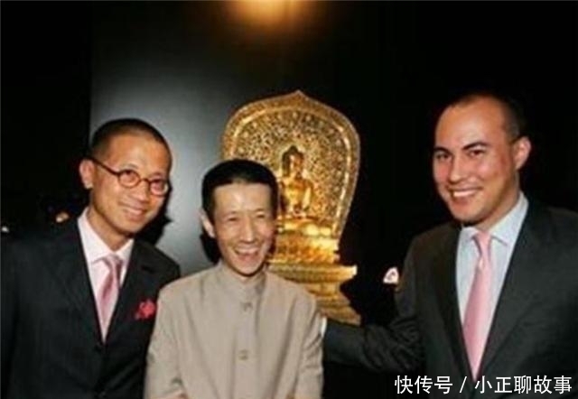 他拍下2.7亿兽首,无偿归还给中国,后来才知道:他赖账没付钱