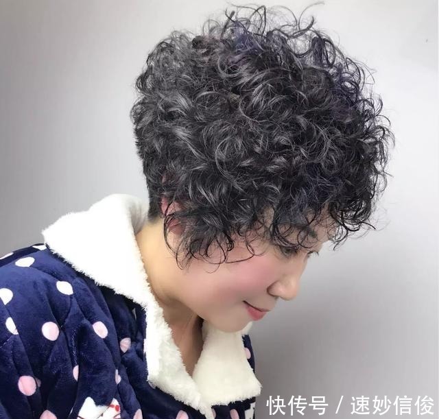 小卷|春节发型别乱剪，14款新时尚发型送给你，剪完让你颜值翻倍