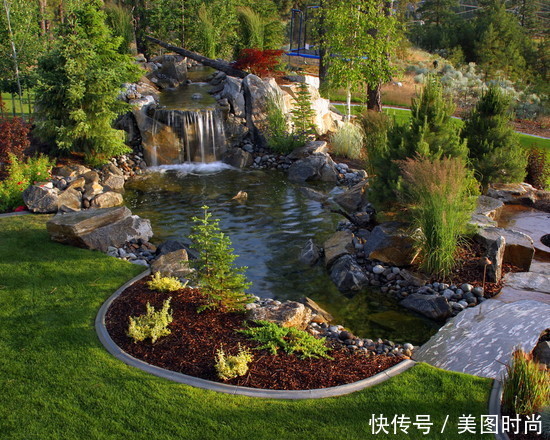 鱼池的设计|庭院鱼池:14个景观鱼池设计,学会这5点可以在院子里挖鱼池了