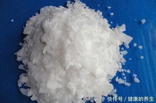 下水道被油污堵住,不用热水冲也能搞定,用这2招,让它顺畅无阻!