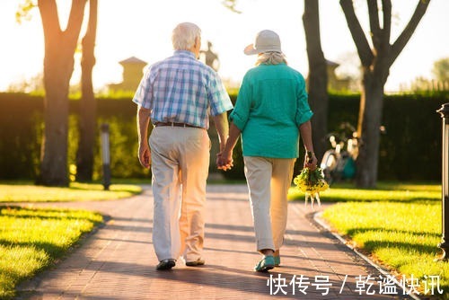 烟友们|饭后半小时是“养生的黄金时期”,做好这3件事,长寿不请自来