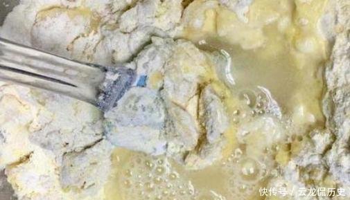 玉米面不要只会蒸窝窝头吃,做成这种发糕,孩子也都喜欢吃