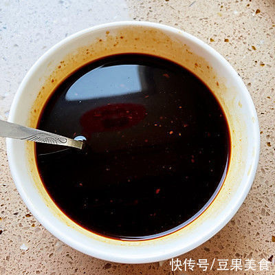 黄豆酱|想要快而美味的一餐？试试「鸡蛋酱面」