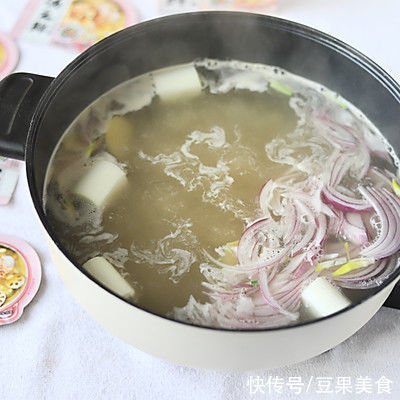 黄豆猪骨鲜火锅,鲜美温暖整个冬日