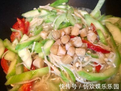 丝瓜|大厨教你把丝瓜蒸出海鲜的味道，极鲜的干贝与可口的丝瓜，绝配