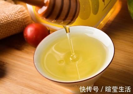 燕麦片|缓解失眠“劲敌”被揭晓，不是牛奶，睡前喝一杯，一觉睡到天亮