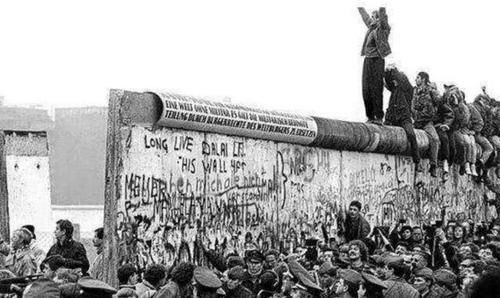 和平|世界上最和平的统一，推到一堵墙两国就并成一国，今成发达国家