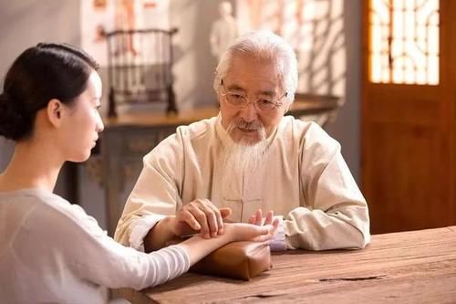 西医|舌头也是“警报器”,教你观察舌头的5种现象,平时要多留心