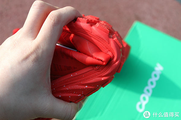 咕咚智能跑鞋10K Pro：带来科学与智能的跑步体验