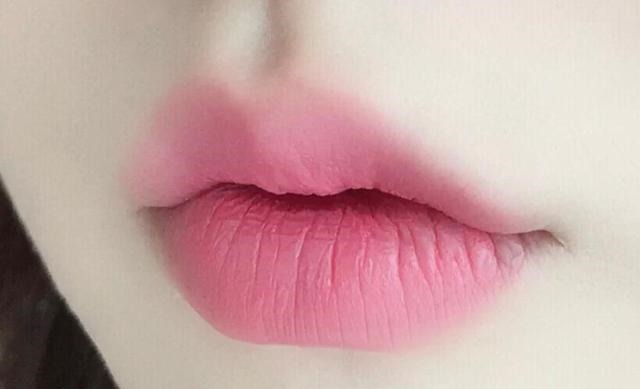 芭比粉 一看就是“直男癌”的四只口红,别再让男友送了,显黑太难看!
