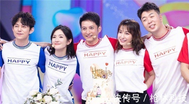 当下最火的综艺排行,《哈哈哈哈哈》冲进前3,榜首更是火爆出圈