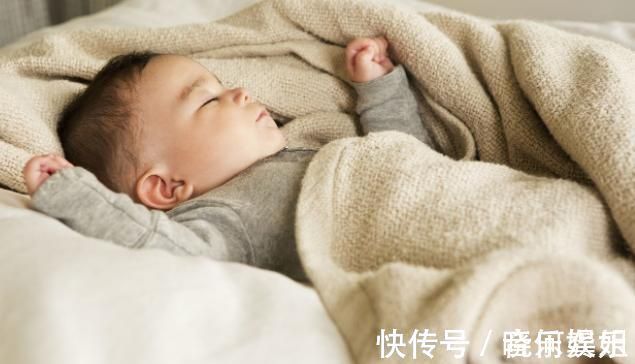 李静|孩子睡觉总是磨牙,是缺钙还是有蛔虫,家长要及时找到原因