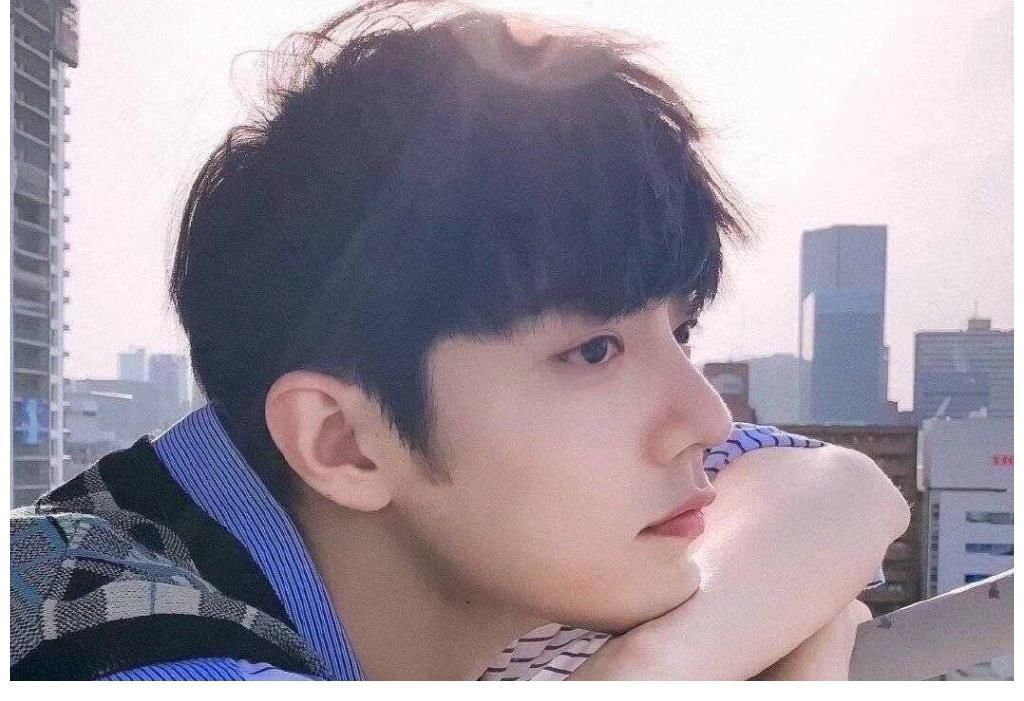 艺人|肖战再创数据奇观,艺人超话阅读量曝光,翻倍碾压还是首次见