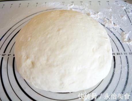 开水|烙饼想要柔软又多层?有人多抹油,有人用开水烫面,其实这都不对