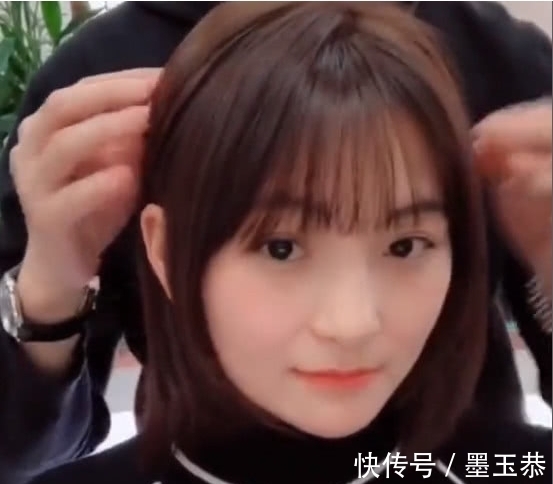 长头发 奇闻:长发女孩换了款瘦脸发型,整个人都变可爱了,网友:也想要