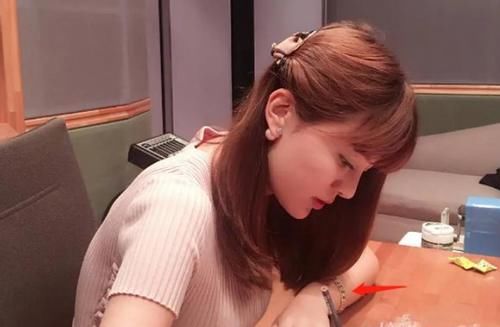 《浪姐2》开局看似和谐,其实较量全在穿搭上?阿兰才是隐形富婆