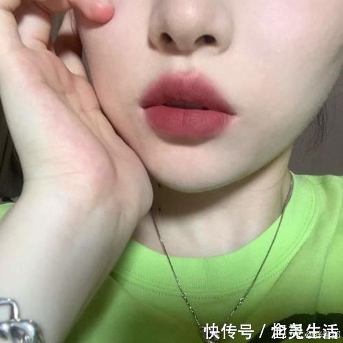 平价 均价一百元内的口红,上色快显色高,平价却不廉价,关键还不挑人