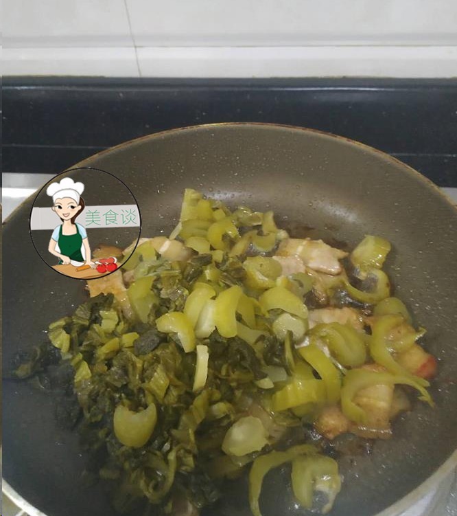 小米辣|五花肉和此菜真是绝配,过年就好这口,炒了一盘,上桌三两下光盘