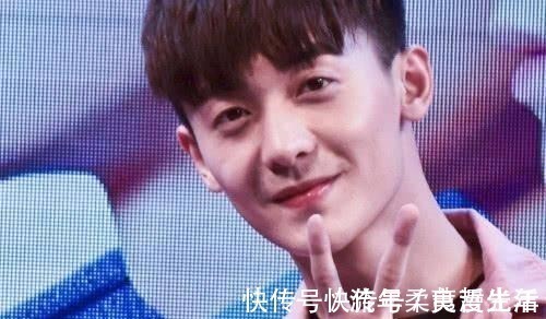 《一年级》邢菲演戏火了,袁雨萱资源好,唯独最火的一位却没红