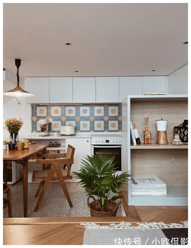 客厅|她把32㎡的老屋，改成「复古洋房+大庭院」，一家三口住很幸福！