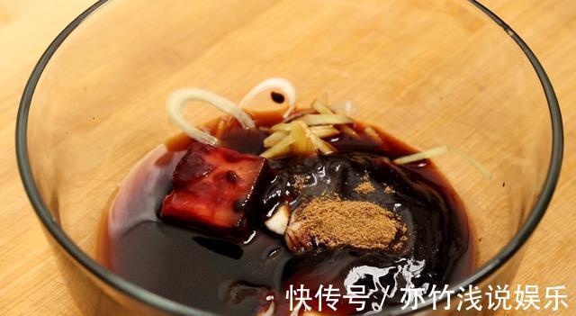 梅干菜|做扣肉时，牢记“2不放7窍门”，蒸出的扣肉肥而不腻，软烂入味