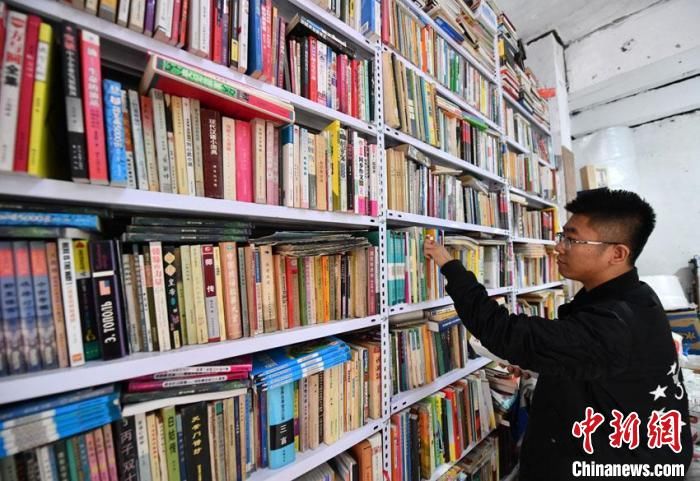 李桂兰&长春两代“旧书摆渡人”：让旧书继续传递墨香