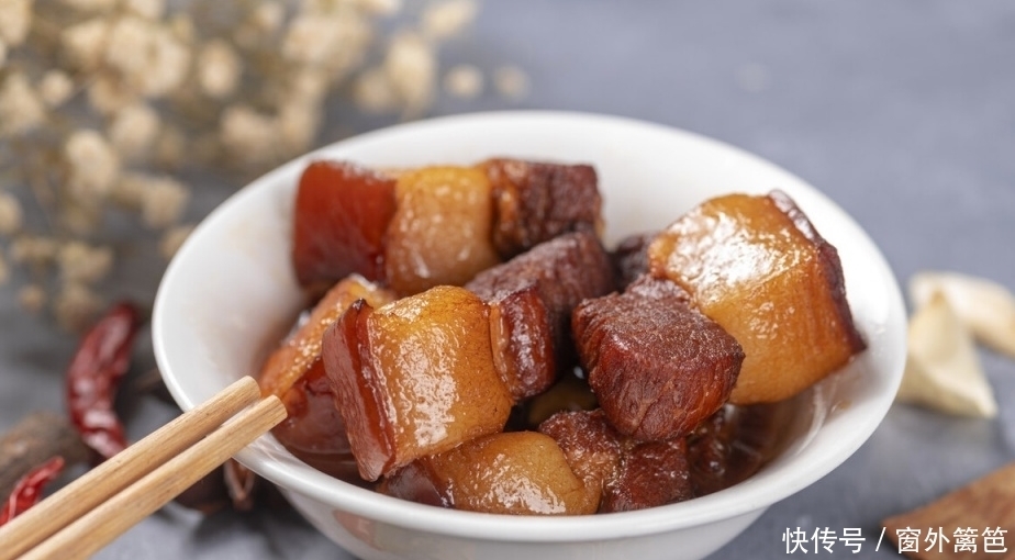 血脂异常|甘油三酯难以降不下来?医生:4种食物劝你少吃,血脂或能下降了