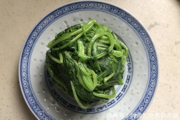 萝卜缨|“天然开塞露”被发现，通便滑肠，一次吃一盘，轻松排空黑宿便！