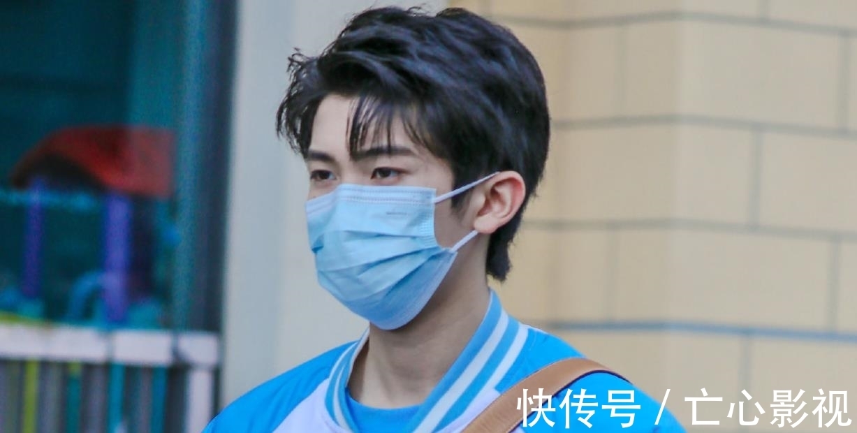 賴美云|《你我皆王者》INTO1人菜癮大要加班,藍(lán)色球服夢回校園,期待了