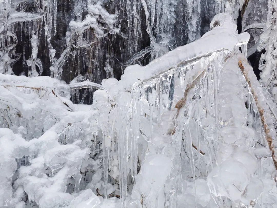 太白山惊现80米冰瀑，快来续一段别样的“冰雪情缘”